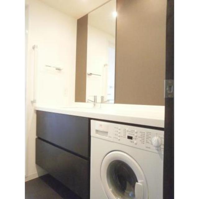 洗面設備　※写真は同タイプ住戸です。