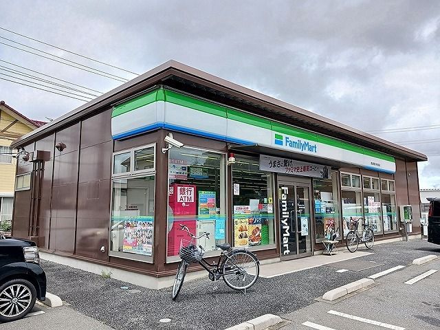 コンビニ　ファミリーマート新堀小学校前店（コンビニ）まで1100m