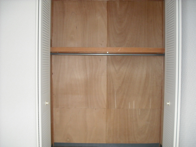 収納　洋室６帖には収納力バッチリなクロゼットがあります