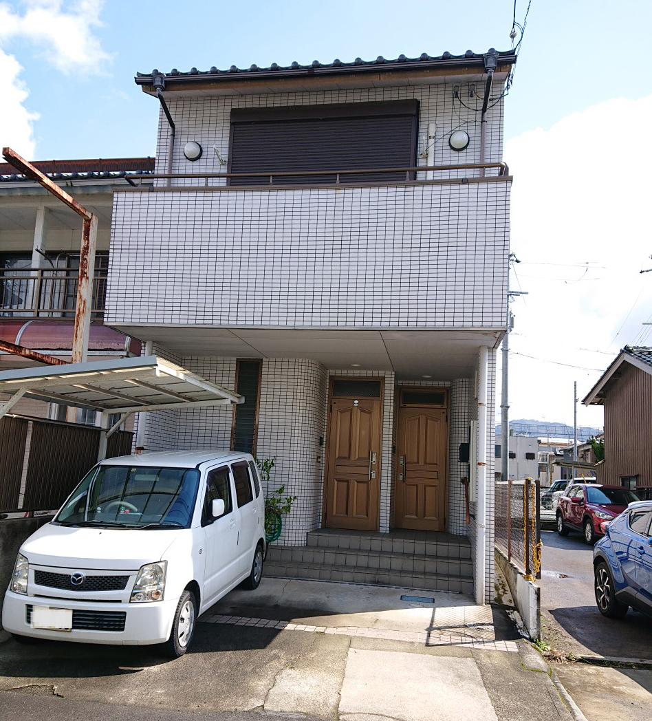 引土　八幡の建物外観