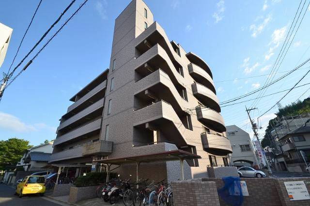 広島市西区古江西町のマンションの建物外観