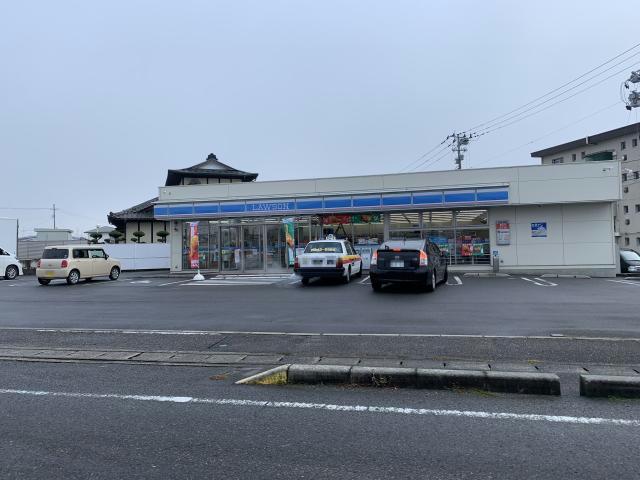 【郡山市大槻町のアパートのコンビニ】