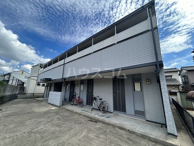 大府市中央町のアパートの建物外観