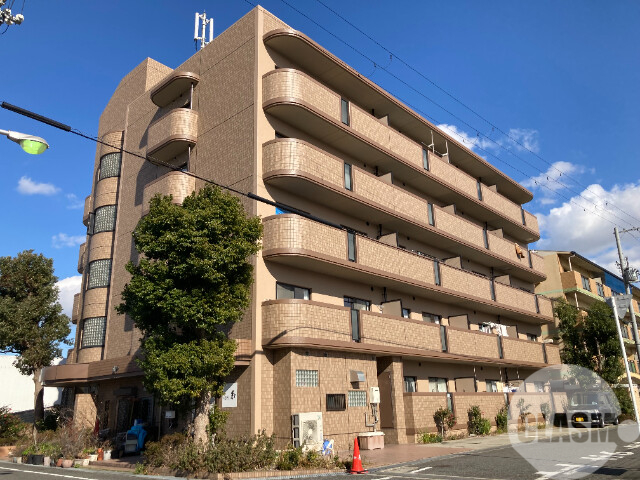 堺市西区浜寺船尾町東のマンションの建物外観