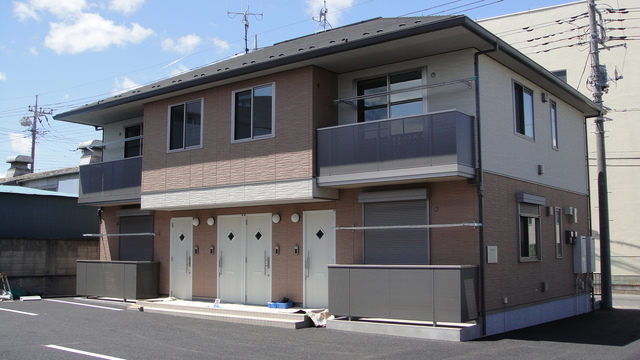 前橋市高井町のアパートの建物外観