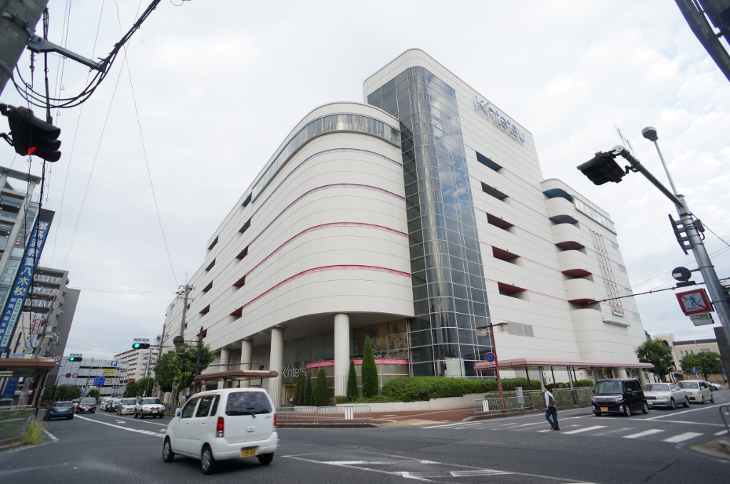 【橿原市上品寺町のマンションのショッピングセンター】