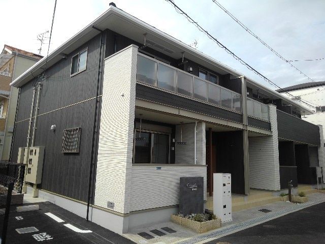 寝屋川市春日町のアパートの建物外観