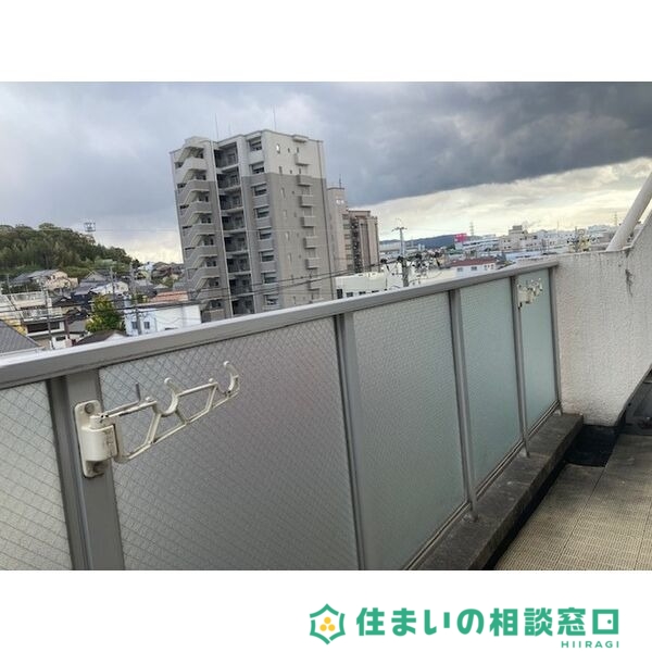 【岡崎市南明大寺町のマンションのバルコニー】