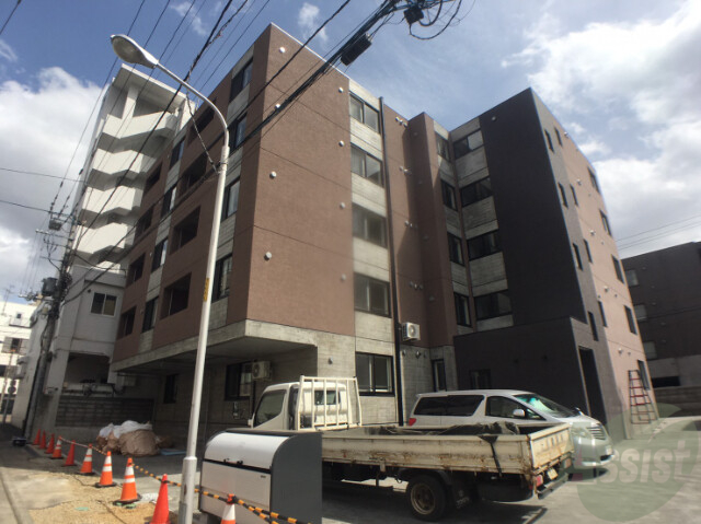 【札幌市中央区南十九条西のマンションの建物外観】