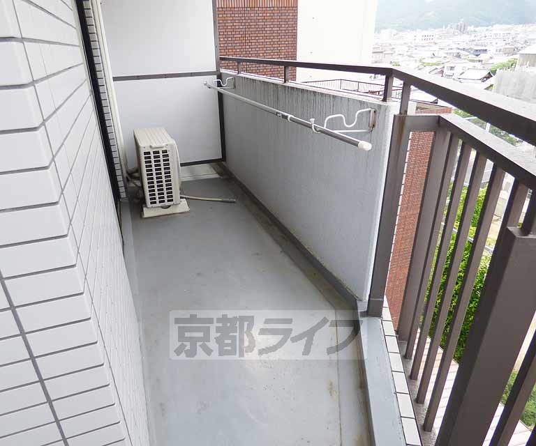 【京都市上京区元北小路町のマンションのバルコニー】