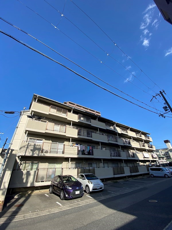 姫路市嵐山町のマンションの建物外観