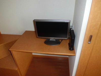 その他　テレビとレオネット。月々1600円でネットつなぎ放題。