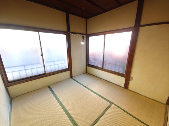 ＪＲ山手線 池袋駅 徒歩12分 2階建 築63年の居間写真