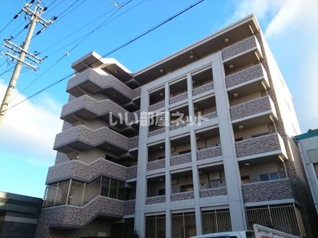 名古屋市南区豊田のマンションの建物外観