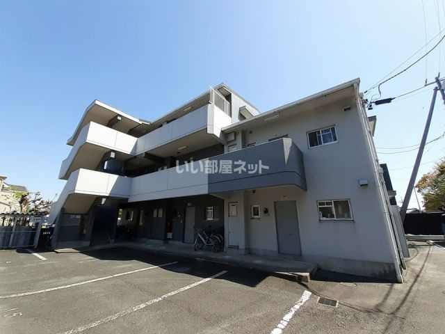 豊川市中条町のアパートの建物外観