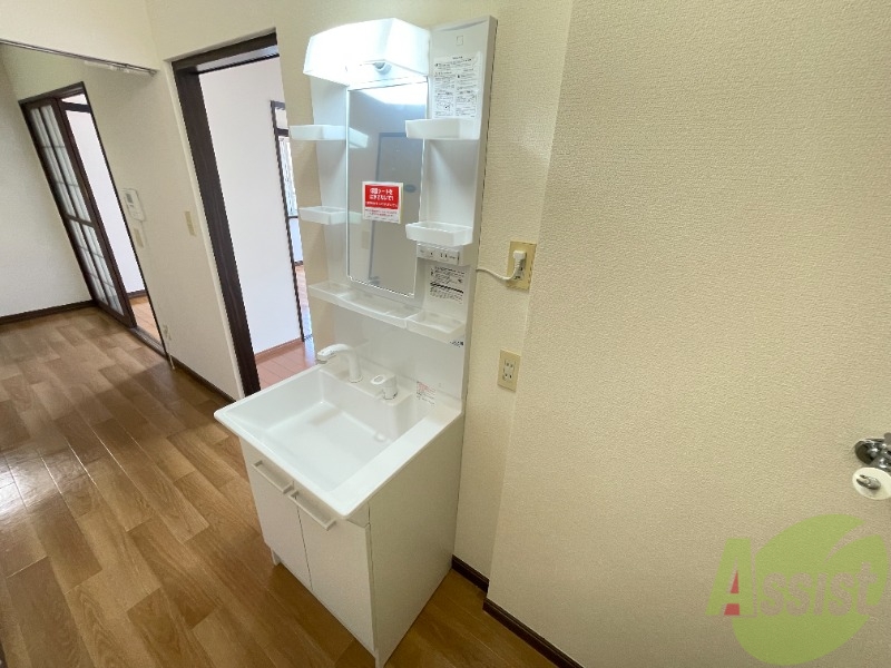 洗面設備　シャンプードレッサーなので身支度しやすそうですね。