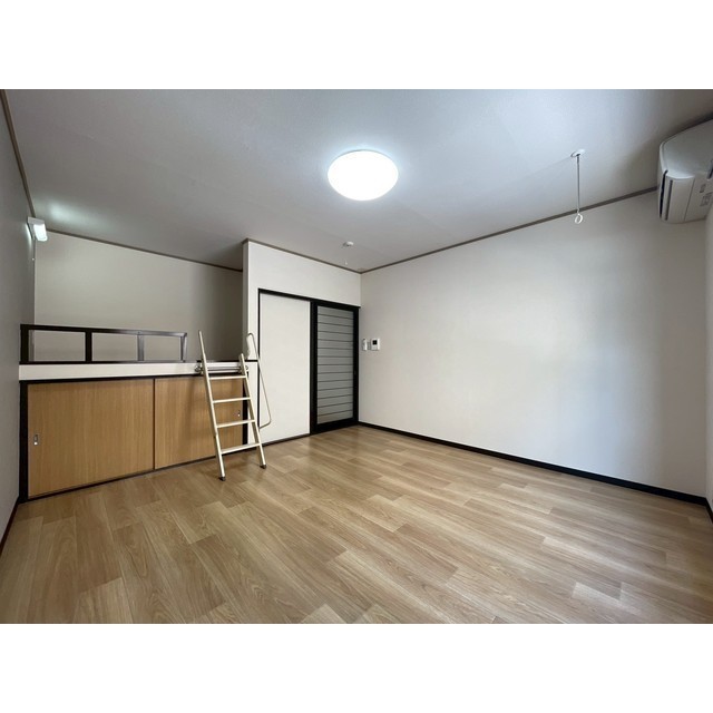 居室・リビング　洋室　ロフト付き