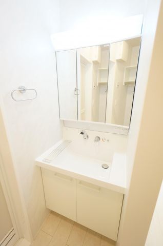 洗面設備　※同物件・同タイプの写真です。