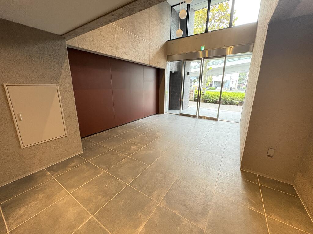 ロビー　オートロック