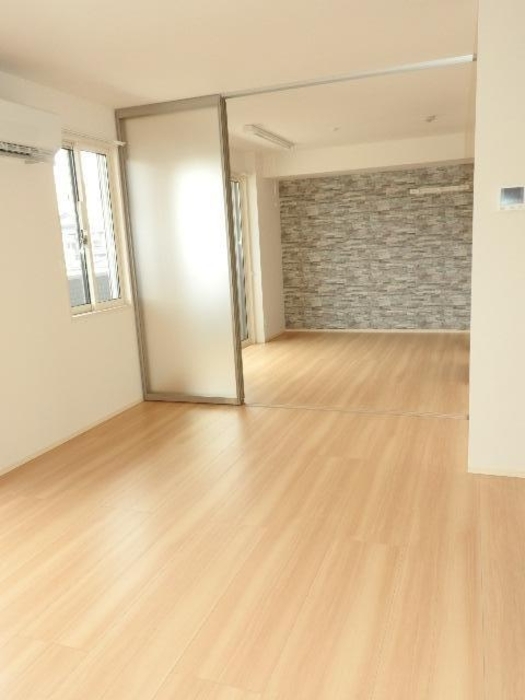 居室・リビング　居間です