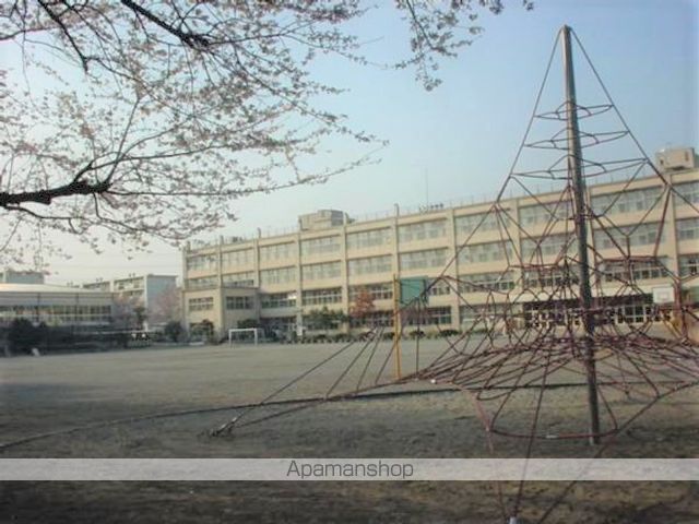 小学校　立川市立松中小学校（小学校）まで301m