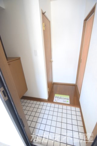 玄関　落ち着いた玄関です