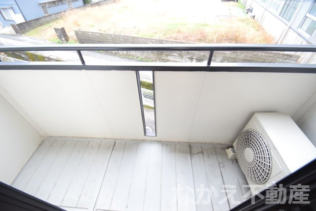 バルコニー　開放的で明るい空間を演出してくれるバルコニーです