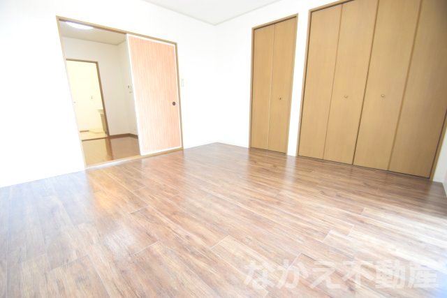 居室・リビング　明るい洋室です