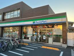 コンビニ　ファミリーマート岡大前店（コンビニ）まで855m