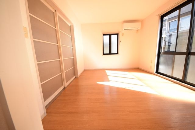 居室・リビング　★2面採光のお部屋です★