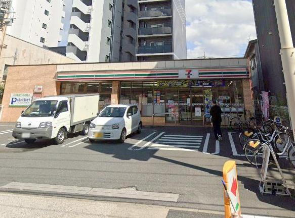 コンビニ　セブンイレブン（コンビニ）まで100m