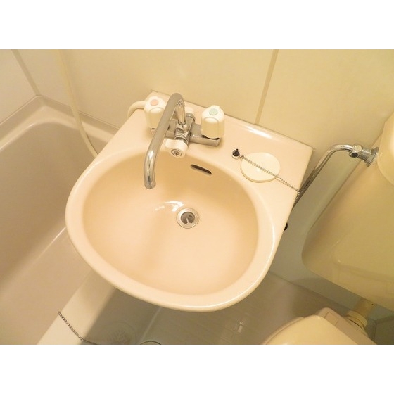 洗面設備　スペースが確保できる洗面所です