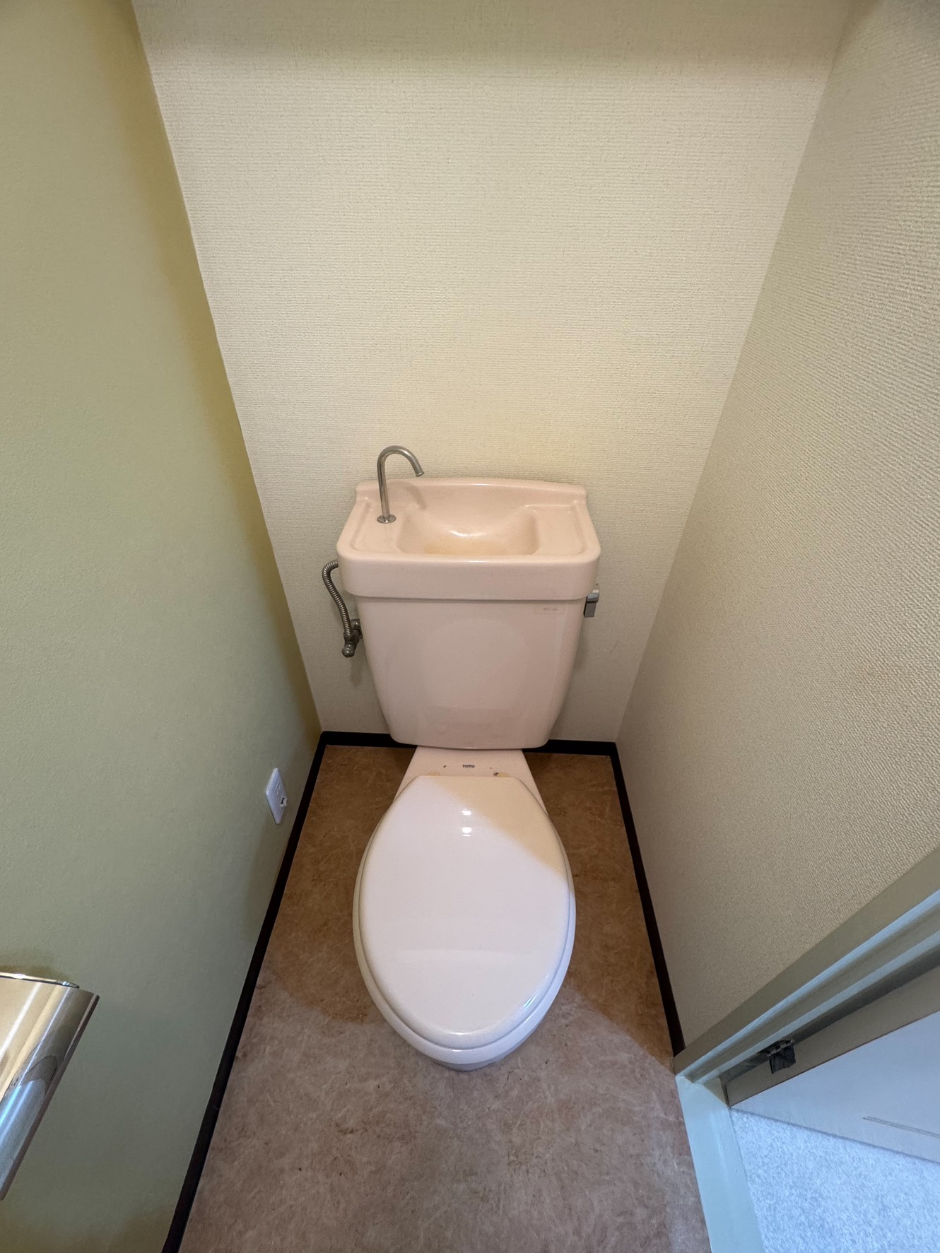 トイレ　洗濯機置場