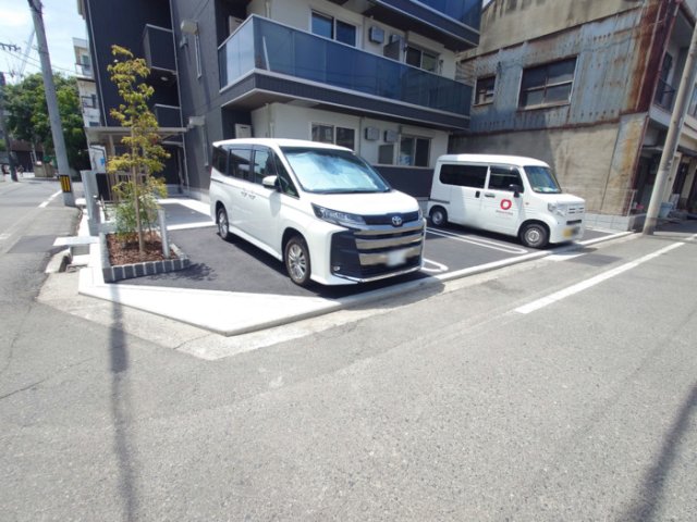 駐車場　駐車場