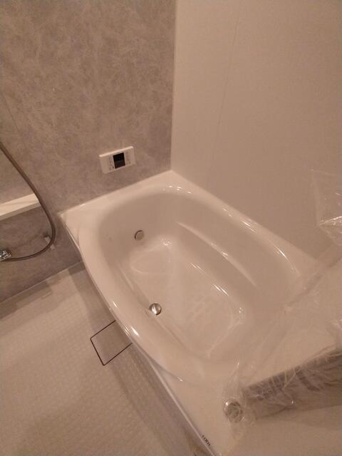 バス・シャワールーム　建築中の写真となります。