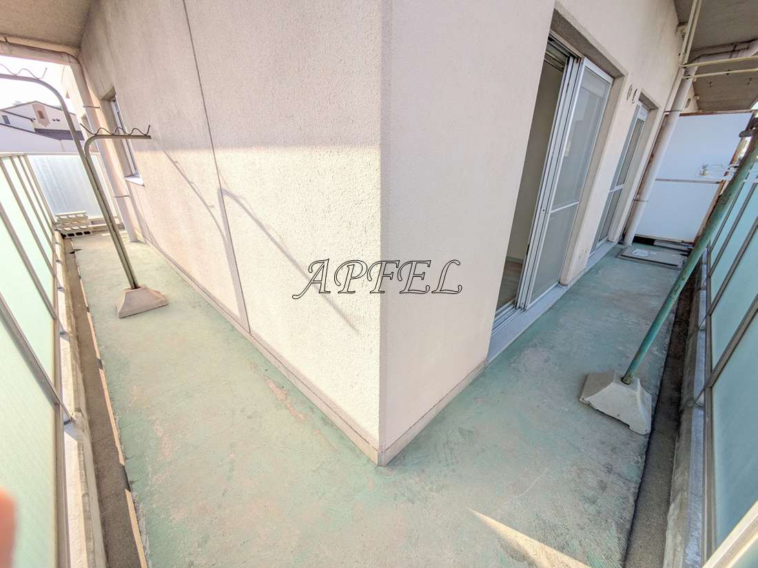 バルコニー　玄関