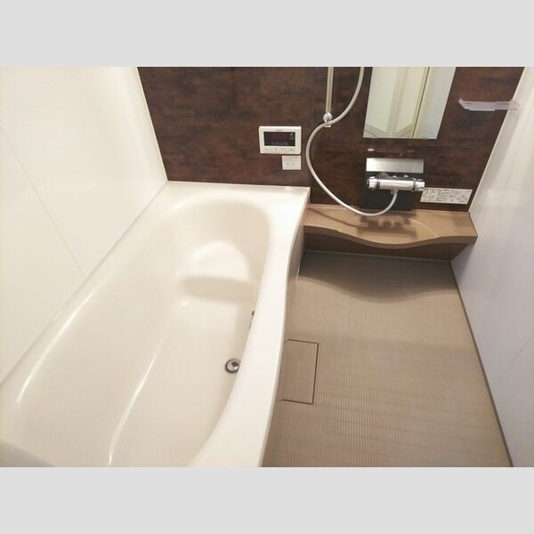 バス・シャワールーム　浴室乾燥付きのバスルーム♪