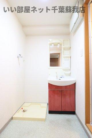 洗面設備　スペースが確保できる洗面所です