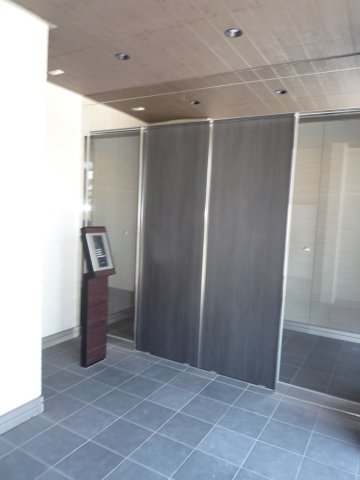 エントランス　ゆとりのあるエントランスです