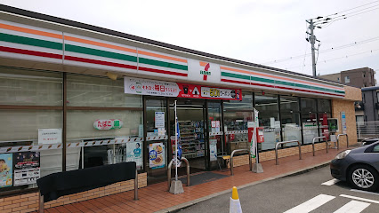 コンビニ　セブン-イレブン 久留米梅満町店（コンビニ）まで27m