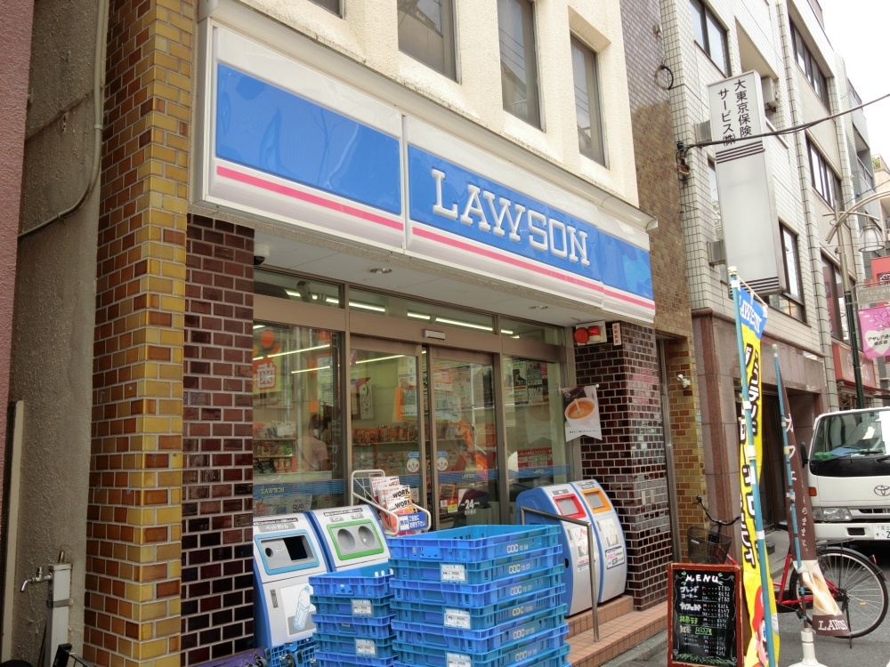 コンビニ　ローソン　駒込一丁目（コンビニ）まで208m