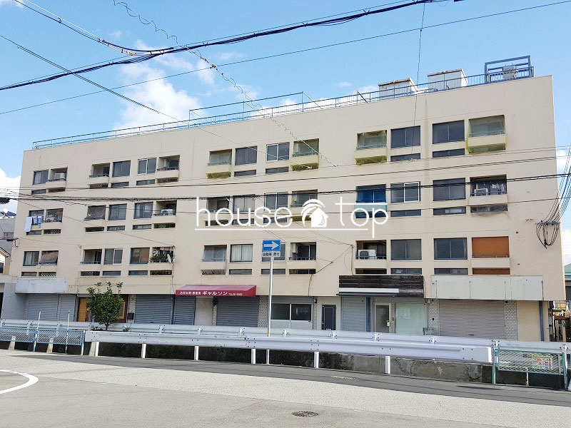 建物外観　外壁・室内全面リノベーション！ペットも飼育可能です♪