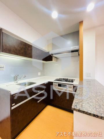 キッチン　※同建物内、他間取り参考写真