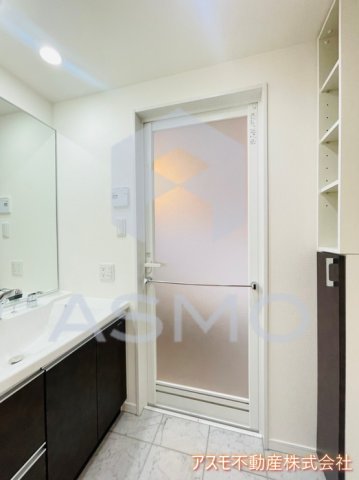洗面設備　※同建物内、他間取り参考写真