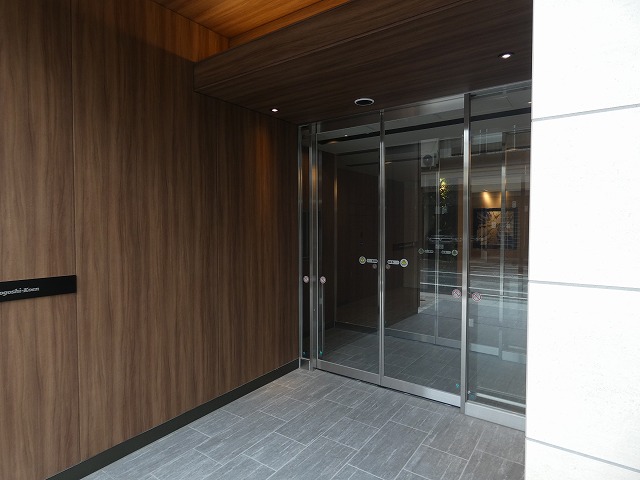 エントランス　エントランス