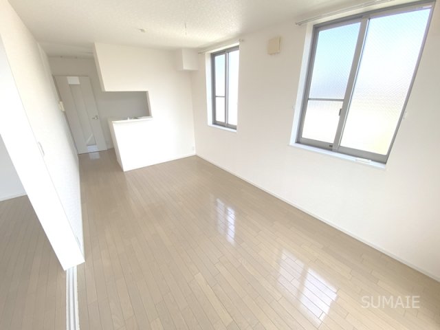 居室・リビング　2面採光リビング☆彡