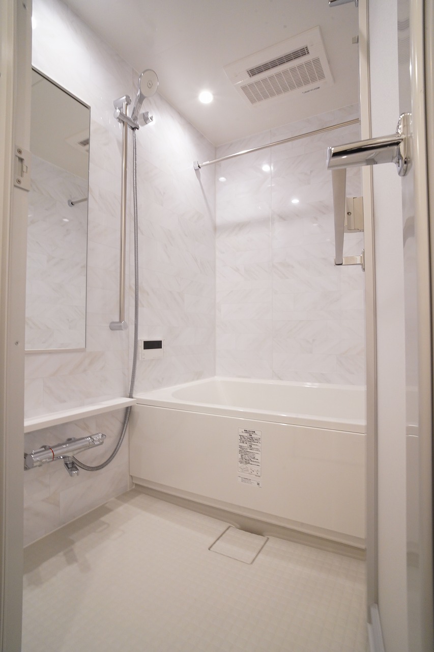 バス・シャワールーム　バス