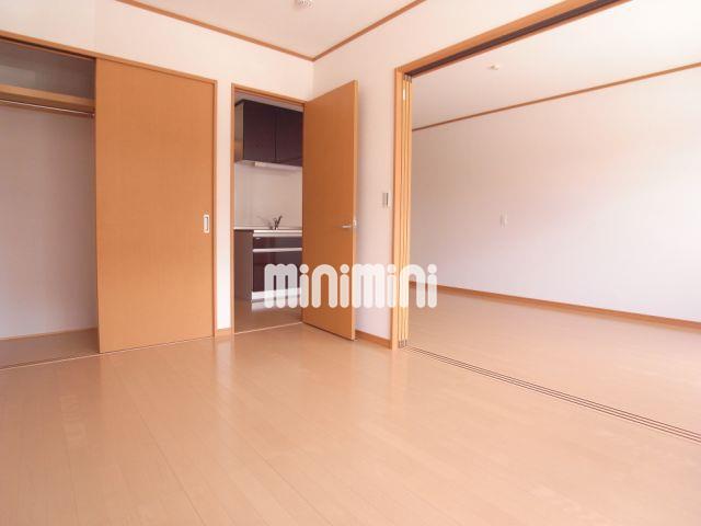 収納　ゆとりのある洋間６帖です
