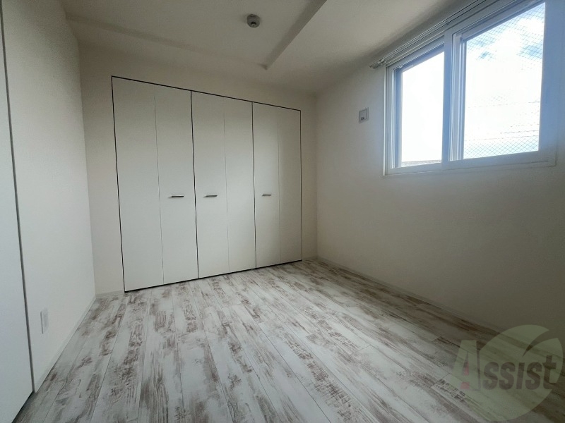 その他部屋・スペース　こちらのお部屋は光が差し込む、温かみのあるお部屋です。