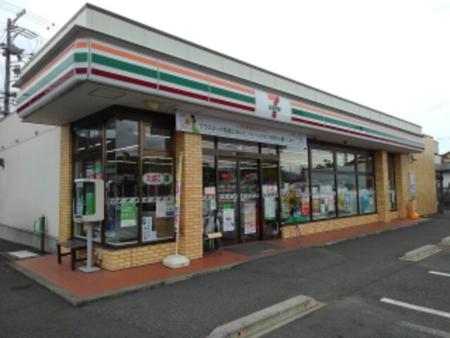 コンビニ　セブンイレブン須坂新町店（コンビニ）まで319m